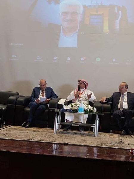 Okaz Managing Editor Khaled Al-Dahr addressing a conference on “Arab scientific media in the age of digital media” in Cairo. 