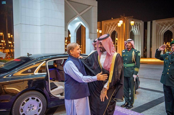 Crown Prince and Prime Minister Mohammed bin Salman receiving Pakistan Prime Minister Muhammad Shehbaz Sharif in Riyadh on Tuesday. 