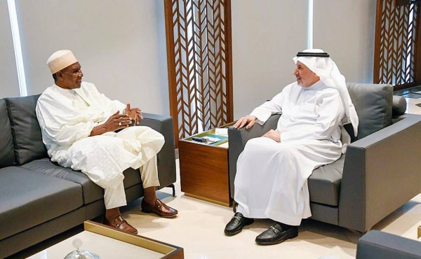 Advisor at the Royal Court and General Supervisor of KSrelief Dr. Abdullah Bin Abdulaziz Al Rabeeah met in Riyadh Sunday with Nigeria’s Ambassador to Saudi Arabia Yahaya Lawal.