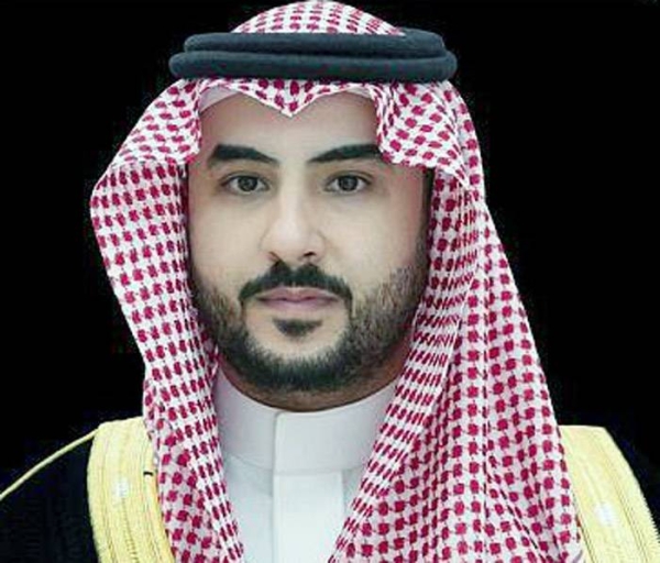 Minister of Defense Prince Khalid Bin Salman has made a phone call to the Iraqi Minister of Defense Thabet Muhammad Al-Absi.