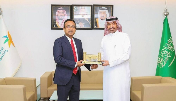 Minister of Human Resources and Social Development Eng. Ahmed Bin Sulaiman Al-Rajhi held Tuesday a meeting with Sri Lanka’s Minister of Labor and Foreign Employment Manusha Nanayakkara and his accompanying delegation in Riyadh.