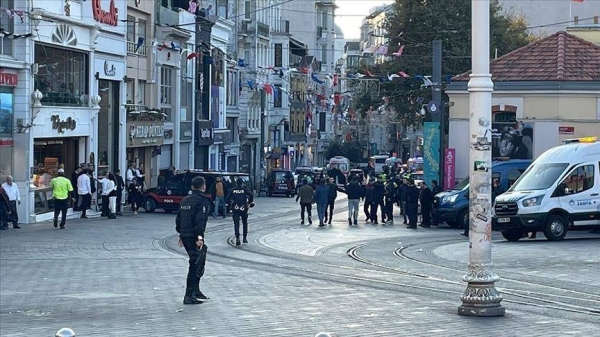 An explosion on Istanbul's Istiklal Avenue Sunday left at least six people dead and 38 others injured, the city's governor said.