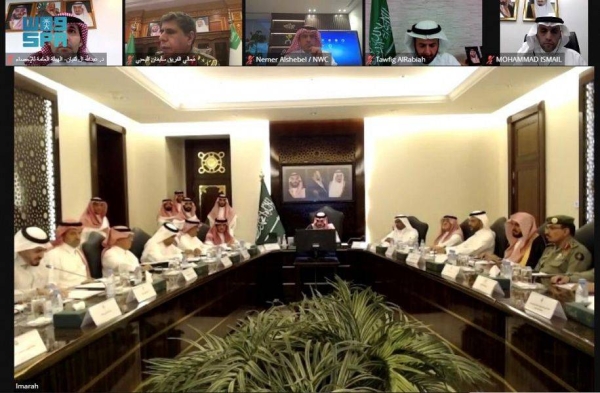 Prince Badr bin Sultan, deputy emir of Makkah region, chairs the meeting of the Executive Committee of the Central Hajj Committee in Jeddah on Tuesday.  — SPA 

