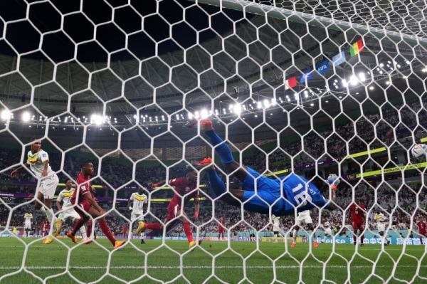 Qatar narrowed the gap to one with 78th minute thumping header from Mohammed Muntari. (@FIFAWorldCup) 