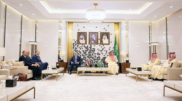 Minister of Interior Prince Abdulaziz Bin Saud Bin Naif held in Riyadh on Sunday a session of official talks with Minister of Interior of the Egypt Maj. Gen.Mahmoud Tawfiq.