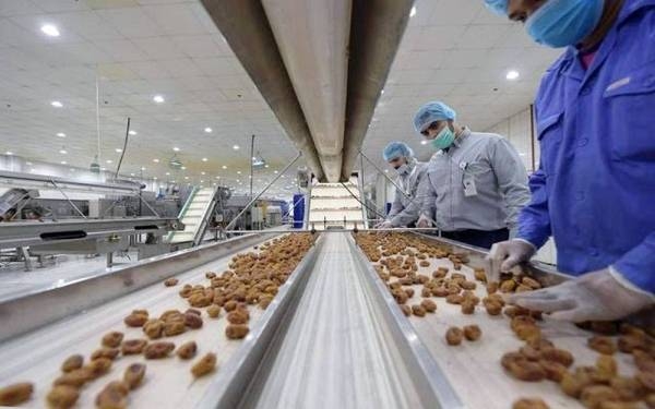 The volume of investment in the food industry in Saudi Arabia amounted to more than SR94 billion, which constitutes 7% of the total volume of investments in the industrial sector.