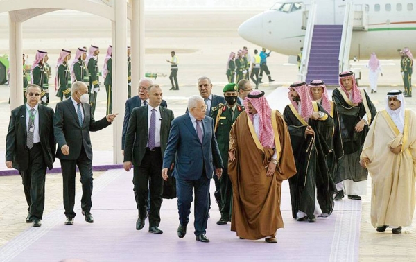 At King Khalid International Airport, Palestinian President Mahmoud Abbas was received by Prince Mohammed Bin Abdulrahman, deputy governor of Riyadh Region.