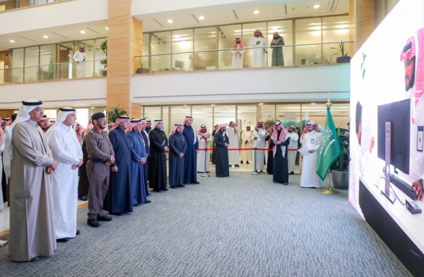 Minister of Education Yousef Al-Benyan and the Minister of Commerce, Chairman of the Board of Directors of the Saudi Business Center Dr. Majid Al-Qasabi inaugurated on Monday the Center's branch at the ministry.