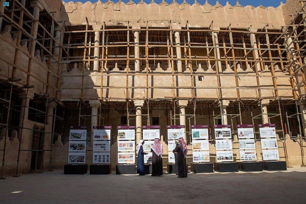 Minister of Culture Prince Badr Bin Farhan inspected on Monday the project of restoration of urban heritage buildings of architectural and historical significance in the center of Riyadh.