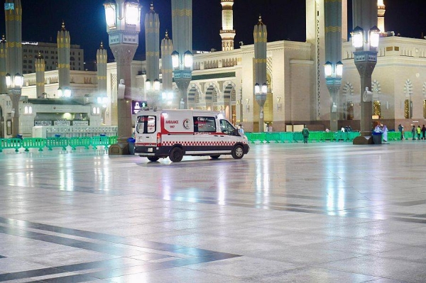 Medical teams at the Bab Jibril Health Center, next to the Prophet's Mosque in Madinah, have managed to save the life of an Asian Umrah pilgrim who collapsed in the mosque's yard after his heart stopped.
