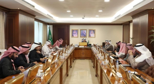 Minister of Environment, Water and Agriculture Eng. Abdulrahman Al-Fadhli chairs a period meeting of the Food Safety Committee in Riyadh.
