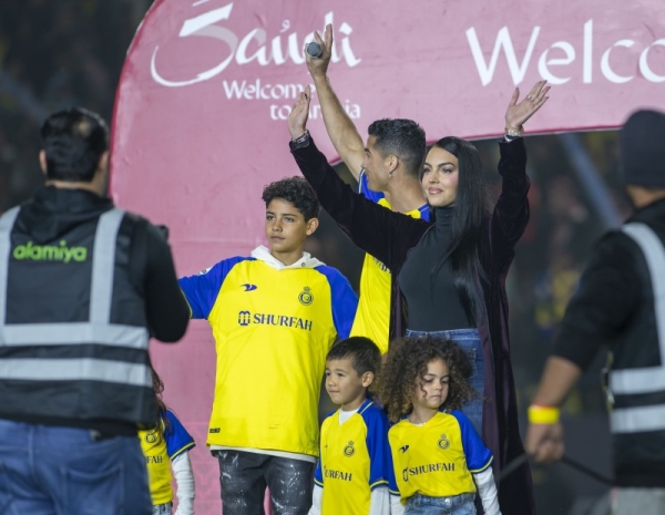 Cristiano Ronaldo got an rousing reception at a packed Mrsool Park in Riyadh on Tuesday as he was warmly welcomed by Al-Nassr fans. — photo by Ahmed Nashi