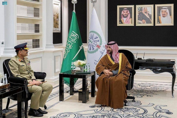  Saudi Defense Minister Prince Khalid bin Salman received here on Wednesday the Chief of Army Staff of Pakistan, Lt. Gen. Asim Munir, currently on a visit to the Kingdom. 