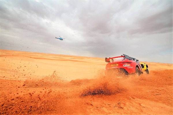 Leaving the rest being on another Dakar stage - Sebastien Loeb and Fabian Lurquin in their Bahrain Raid Xtreme Prodrive Hunter.