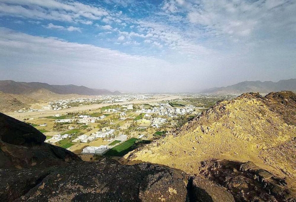 Mount Raum provides a charming and beautiful panoramic view overlooking Najran Valley and is an exciting destination for climbers and hikers.