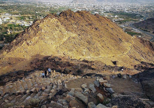 Mount Raum provides a charming and beautiful panoramic view overlooking Najran Valley and is an exciting destination for climbers and hikers.