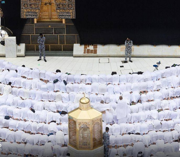 The Ministry of Hajj and Umrah announced that the cost of the comprehensive insurance for foreign Umrah performers has been reduced from SR235 to SR87, by 63 percent, starting from Jan.10, 2023.