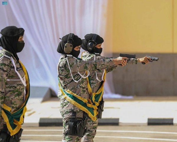 Under the patronage of the Interior Minister Prince Abdulaziz Bin Naif, 211 female recruits have graduated from the General Directorate of Prisons.
