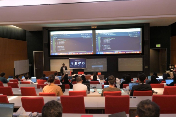 KAUST Academy has launched specialized trainings in Artificial Intelligence (AI) for Saudi undergraduate students.
