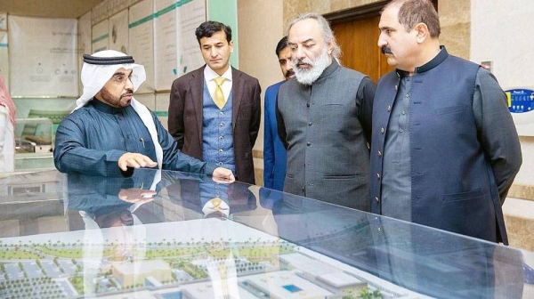 TVTC Governor Dr. Ahmed Bin Fahd Al-Fuhaid met with the Federal Minister for Overseas Pakistanis and Human Resource Development Sajid Turi and the accompanying delegation in Riyadh Sunday.
