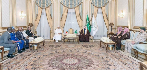 Assistant Minister of Defense for Executive Affairs Dr. Khaled Bin Hussein Al-Bayari and Ambassador Mahamat Saleh Annadif, minister of state, and minister of foreign affairs, Chadians abroad, and African integration of Chad signed the MoU.