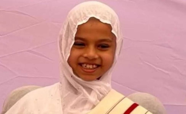 As a nun, Devanshi dresses in coarse white sari