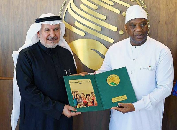 Advisor at the Royal Court and Supervisor General of KSrelief Dr. Abdullah Bin Abdulaziz Al Rabeeah met here Sunday with  Minister of Foreign Affairs, International Cooperation, African Integration and Guineans Abroad of the Republic of Guinea Dr. Morissanda Kouyaté.