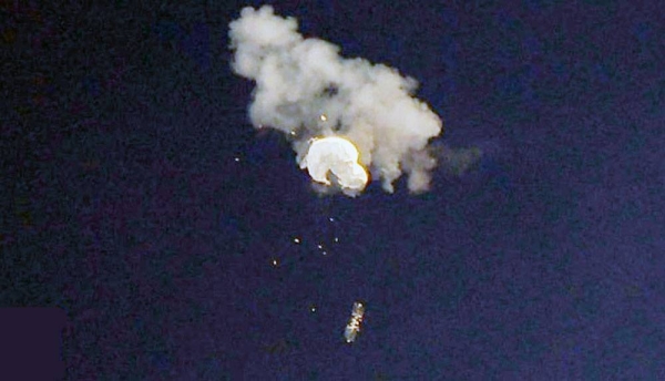 Screengrab appears to show China balloon being shot down.