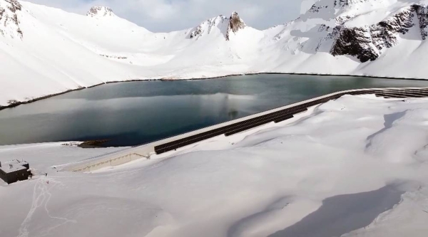 The AlpinSolar power plant of Swiss Axpo energy company on the dam of Lake Muttsee, near Linthal, Switzerland.