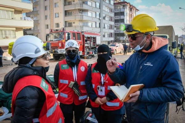 Three Saudi women volunteers were overwhelmed with mixed emotions of joy and grief when they shared their experiences of getting a chance to lend a helping hand to the victims of the earthquake that rattled several regions of Turkey. 