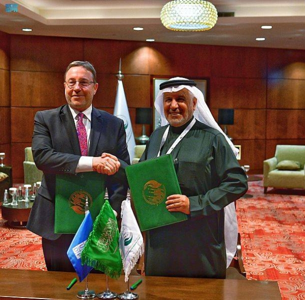 The programs were signed by Dr. Abdullah Al-Rabeeah, advisor at the Royal Court and general supervisor of KSRelief, and Achim Steiner, administrator of the UNDP, on the sidelines of the third Riyadh International Humanitarian Forum in Riyadh.