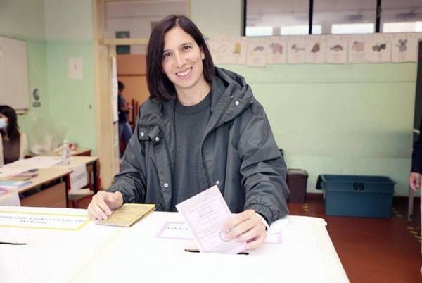 Schlein casts her ballot at a polling station in Bologna, on Sept. 25, 2022. — courtesy Michele Nucci