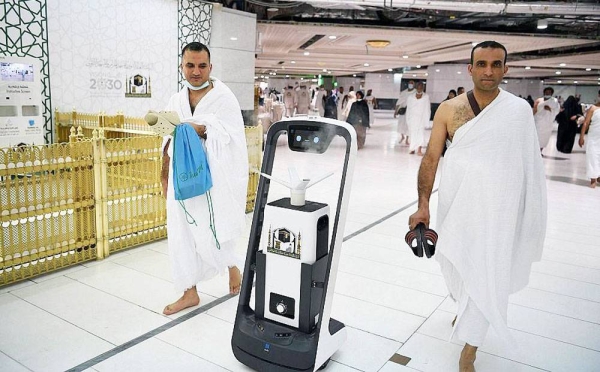 The Presidency has mobilized 70 electronic services and nine smart applications, in addition to robots, for sterilization and perfuming, and for providing Zamzam water at a rate of half a million liters per day at the Grand Mosque.
