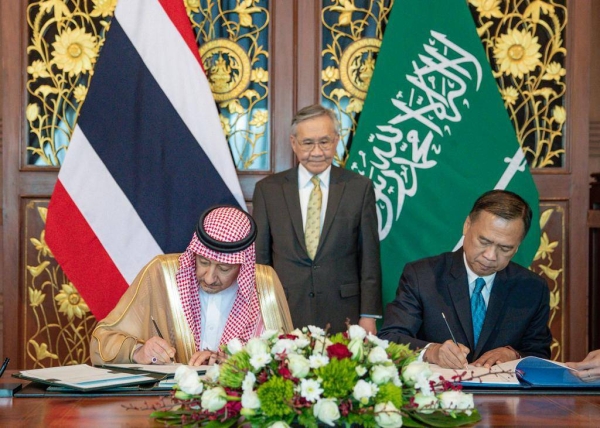 Deputy Minister of Foreign Affairs Waleed Al-Khereiji and Vice Minister of Foreign Affairs of Thailand Vijavat Isarabhakdi signed a MoU between both governments regarding the exemption of holders of diplomatic and special passports from entry visas.