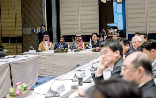 Minister of Finance Mohammed Bin Abdullah Al-Jadaan, held a meeting on Wednesday, with the Deputy Prime Minister and Minister of Economy and Finance of the Republic of Korea, Choo Kyung-ho.