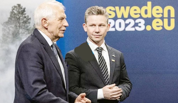 Sweden’s Defense Minister Pal Jonson, right, and European Union foreign policy chief Josep Borrell, in Marsta outside Stockholm, Sweden, Wenesday. — courtesy Christine Olsson/TT News Agency