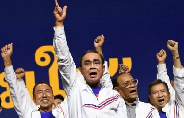 Thai PM Prayuth Chan-ocha with a group of supporters.