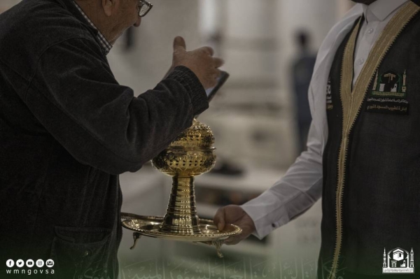 The Agency of the General Presidency for the Affairs of the Prophet's Mosque has provided 28 kg of luxurious natural oud, 300 liters of fragrances and essential oils to perfume the Prophet's Mosque and its visitors.
