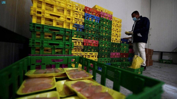 The Saudi Food and Drug Authority (SFDA) has seized 5 tons of expired poultry of unknown origin in an unlicensed warehouse in Riyadh that stores food products.