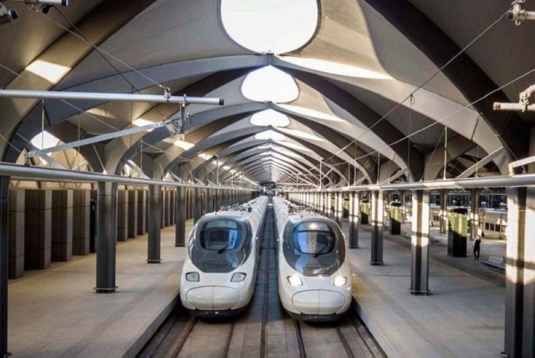 The Haramain High Speed Train Project said that the parking fee at the Jeddah Sulaymaniyah railway station has been reduced from SR10 to SR1 per hour for the first five hours during the holy month of Ramadan. 