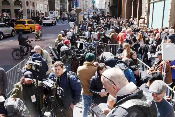 A media scrum outside Trump Tower. — courtesy Getty Images