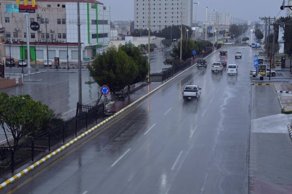 The spring thunderstorms, accompanied by dust storms, torrents, and snowfall, will be heavy from Monday to Thursday, in the regions of Qassim, Riyadh, Eastern Province, and Hail.