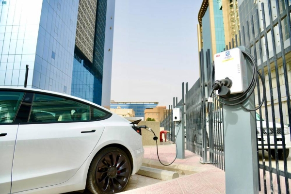 The signing of the agreements was also in line with the efforts of the Public Transport Authority to adopt modern means and modes of efficient and quality transportation that rely on clean energy, which in turn will be reflected in preserving the environment and raising the level of quality of life in cities across the Kingdom.