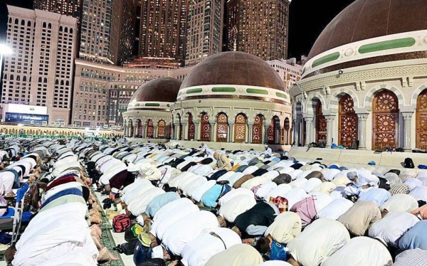 The General Presidency for the Affairs of the Two Holy Mosques has provided many of its qualitative services for Umrah performers and visitors of the Grand Mosque, whose total number reached 1,048,600 as of Sunday.