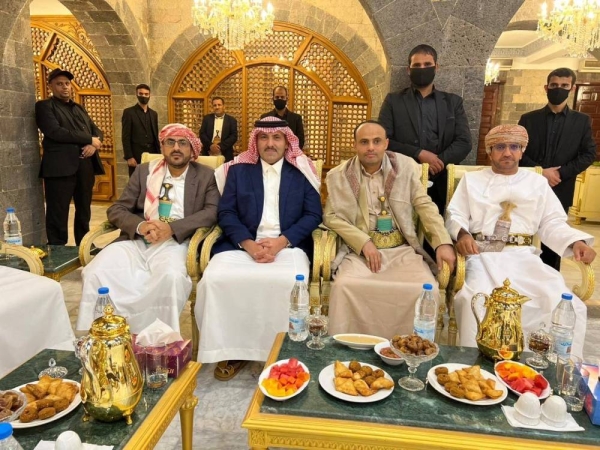 Saudi Ambassador to Yemen Muhammad Saeed Al-Jaber and an Omani delegation are holding continuous meetings with the Houthi leaders in Sana’a.