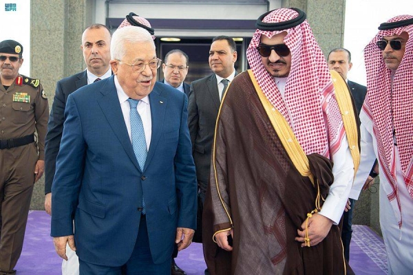 Prince Badr Bin Sultan, deputy governor of Makkah Al-Mukarramah region, received Palestine President Mahmoud Abbas at King Abdulaziz International Airport in Jeddah on Monday.