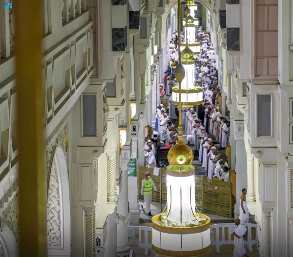 Minister of Islamic Affairs Sheikh Dr. Abdullatif Al-Sheikh directed to hold Eid Al-Fitr prayer in the prepared mosques in the central area around the Grand Mosque in Makkah.