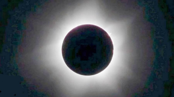 Watch the moment the sky turned dark over remote Australia