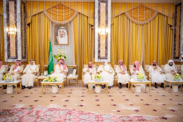 Crown Prince and Prime Minister Prince Mohammed Bin Salman performed Eid Al-Fitr prayer at the Grand Mosque in Makkah on Friday early morning.