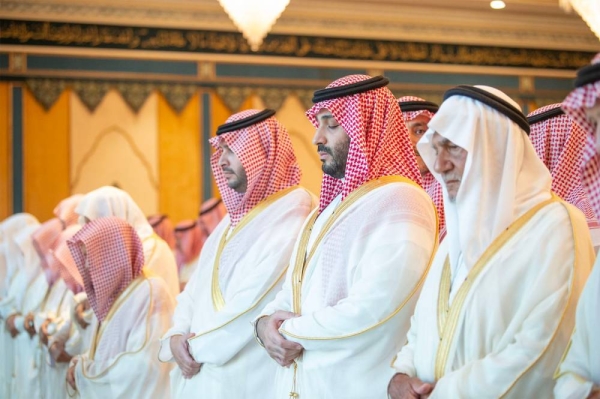 Crown Prince and Prime Minister Prince Mohammed Bin Salman performed Eid Al-Fitr prayer at the Grand Mosque in Makkah on Friday early morning.